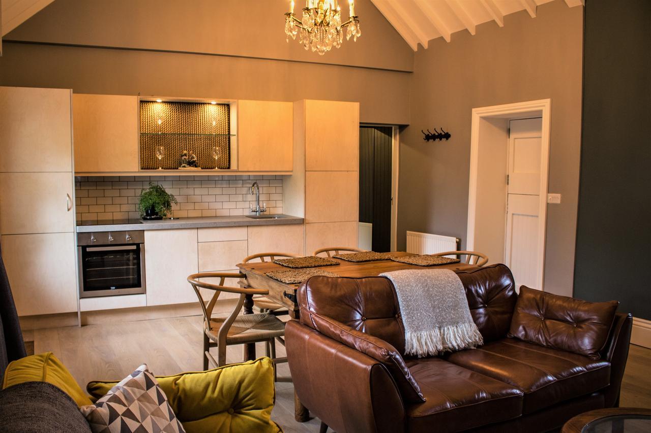 Storytellers Cottage Ballycotteen Extérieur photo