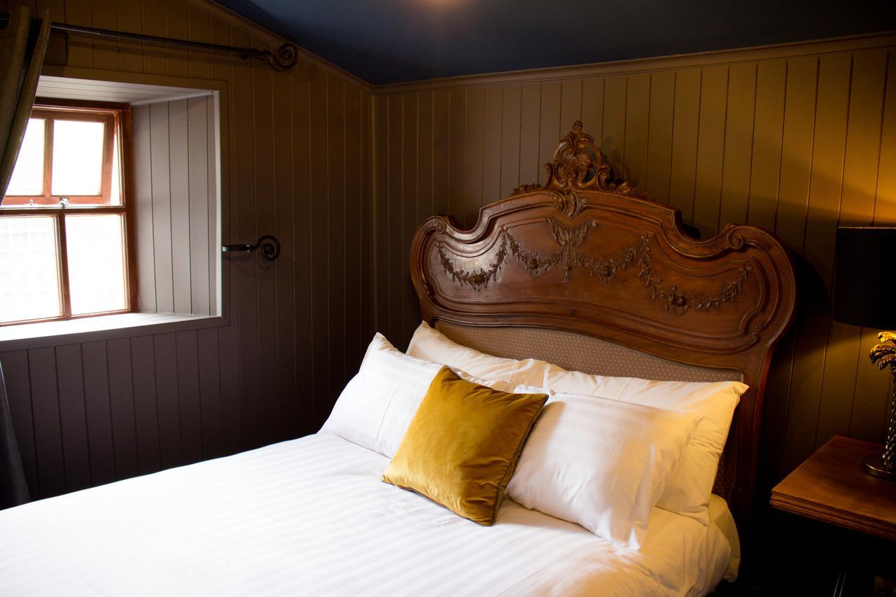 Storytellers Cottage Ballycotteen Extérieur photo